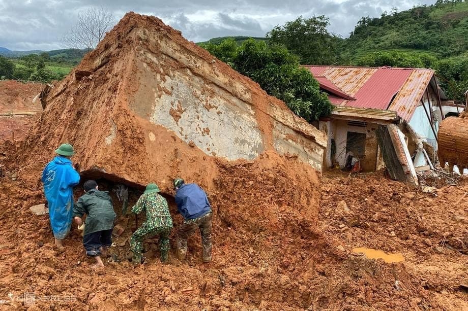 Vietnamese communities abroad raise fund to help flood victims