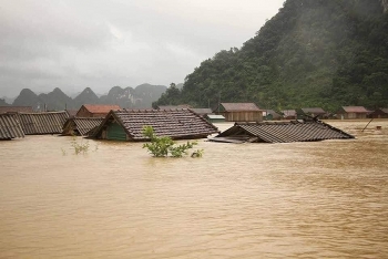 vietnamese communities abroad raise fund to help flood victims