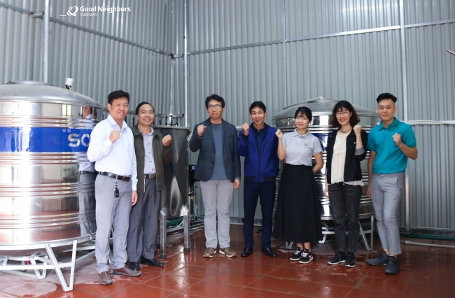 Korean NGO presents water filtration system to Thanh Hoa's commune