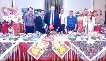 vietnam russia friendship exchange held in southern province