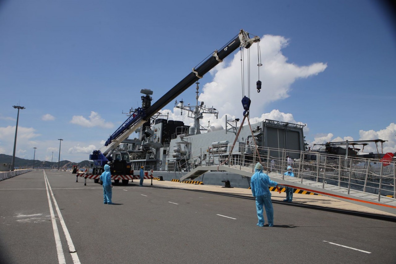 Khanh Hoa Welcomes British Royal Navy ship HMS Richmond
