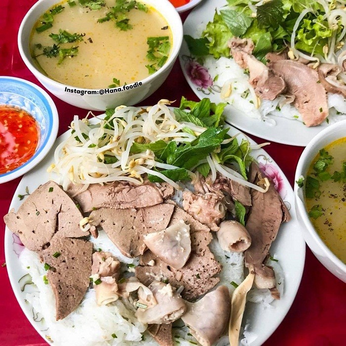 10 Best Dishes in Quy Nhon Coastal City and Where to Find Them