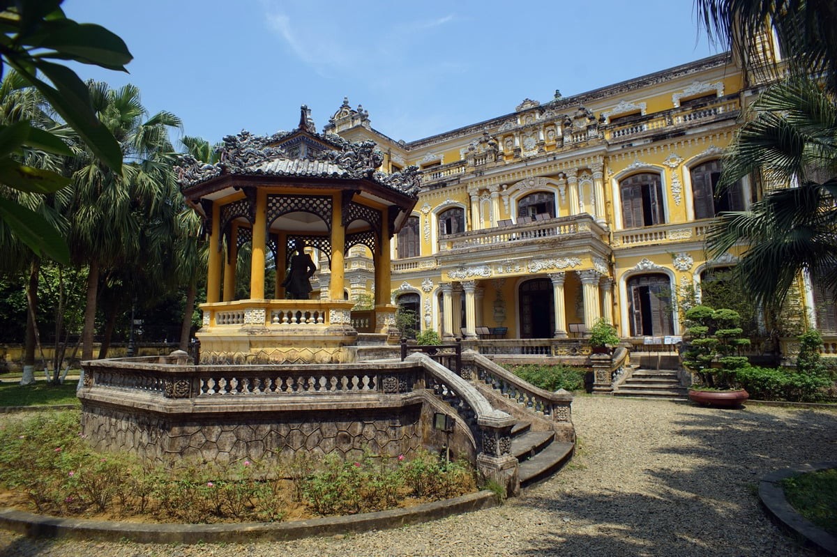 The Splendor of Unique 104-Year-Old 'Castle' in Hue
