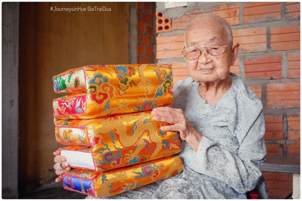 Check Out These Royal Pillows Made by 100-year-old Artisan