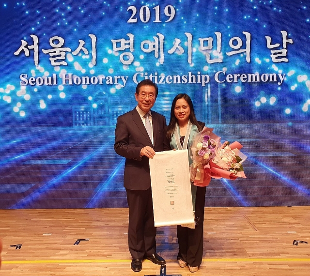 First Vietnamese receives Seoul Honorary Citizenship title