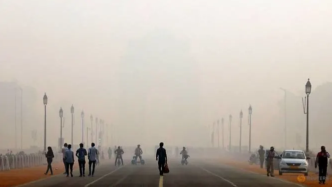 indian capital battles with smog as no immediate relief in sight