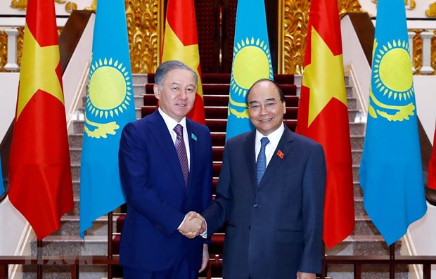 pm receives kazakhstans lower house leader