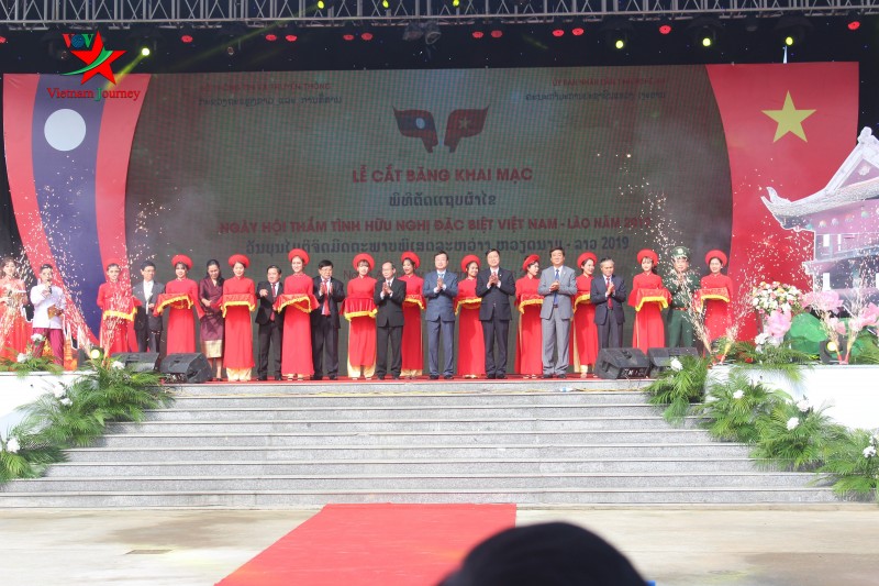 vietnam laos special friendship festival kicks off in nghe an