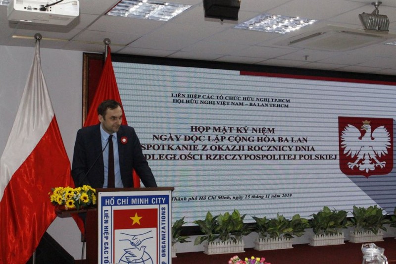 poland plans to re open direct air routes to hanoi and hcm city vice ambassador