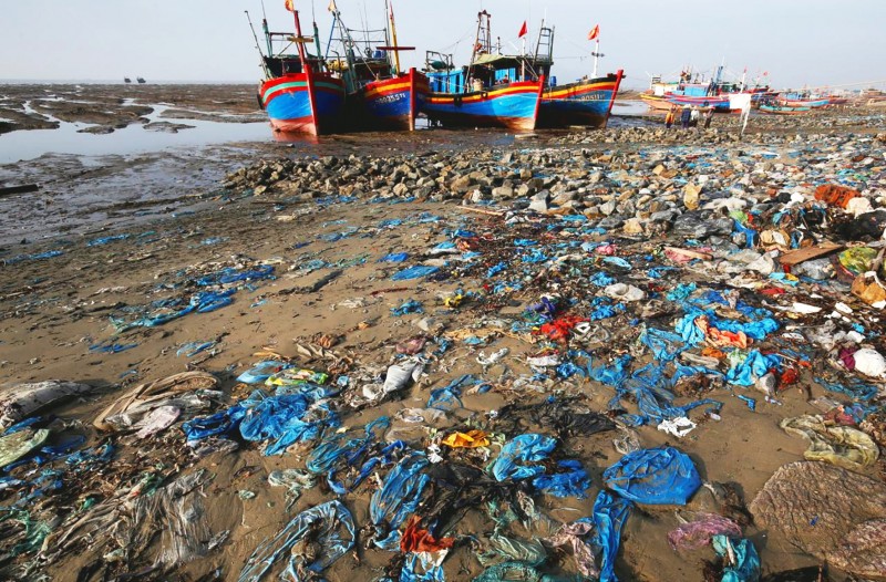 vietnam needs tougher regulations on single use plastic bags official