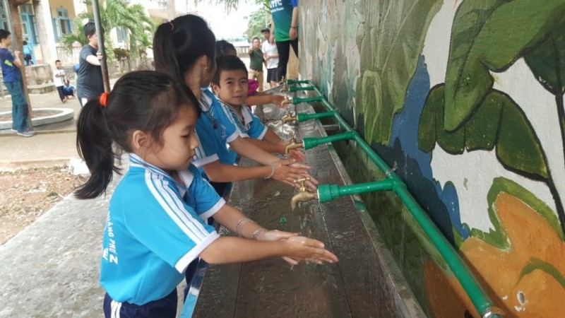 thua thien hue 130 international volunteers help improving childrens education environment