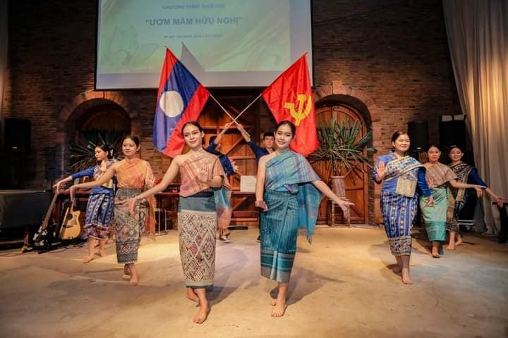 300 vietnamese, laotian, and cambodian students boosts ties in cultural exchange