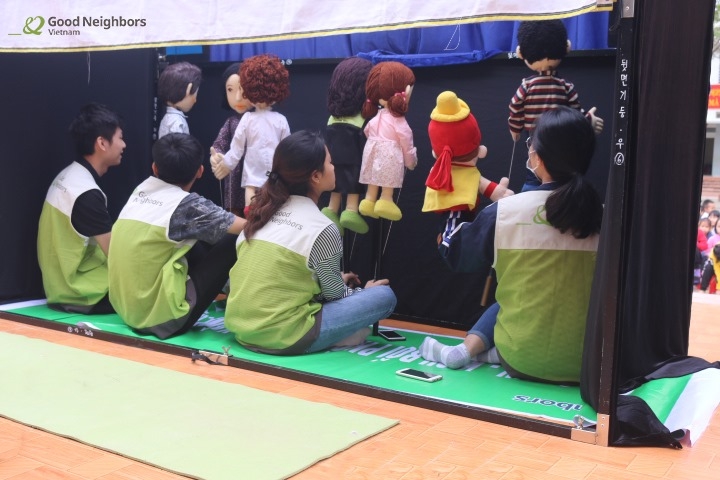 Puppet show for child abuse prevention in Thanh Hoa province