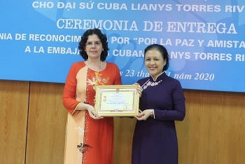 outgoing cuban ambassador receives vufos insignia for peace and friendship