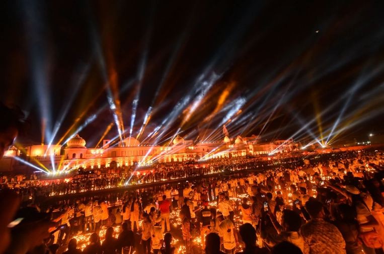 Vietnamese Ambassador and 1 Million Indians Light Candles to Celebrate Diwali 2021