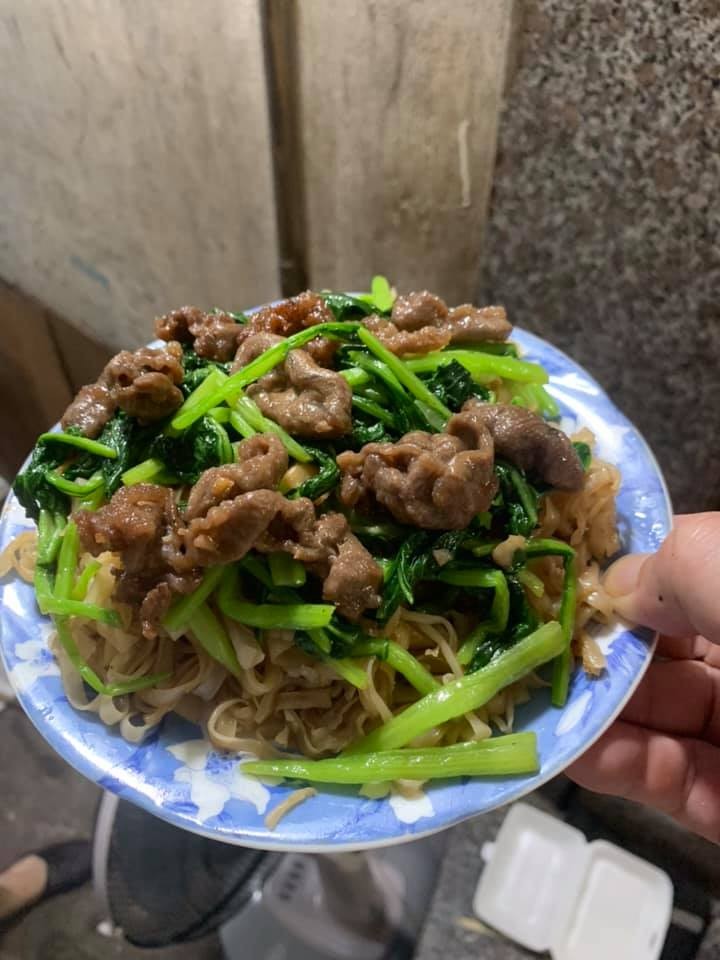 Stir-fried Pho, A Dish Born for Hanoi's Winter Afternoon