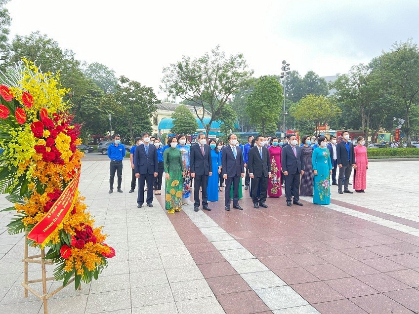 104th Anniversary of Russian October Revolution Marked in Vietnam