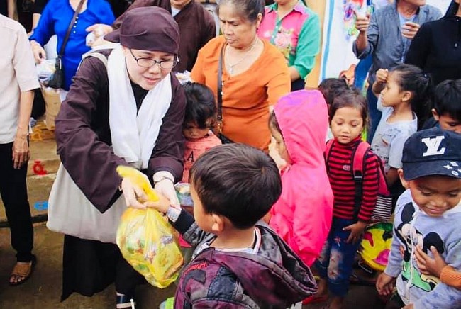 Vietnamese Nun Awarded ‘Volunteer Activity for World Peace’ Award in RoK