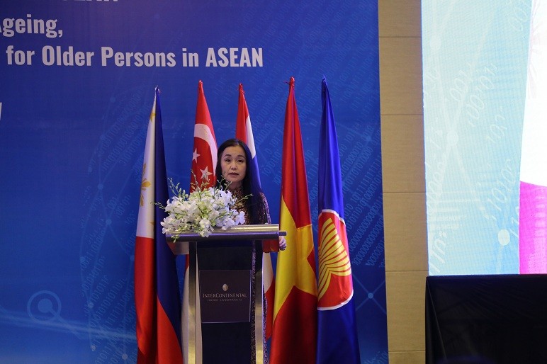 Naomi Kitahara, Representative of Nations Population Fund (UNFPA) in Vietnam, stressed that there is no comprehensive policy that can deal with the population aging issue. 