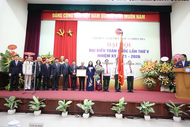 Labor Medal Awarded To Vietnam - Cambodia Friendship Association