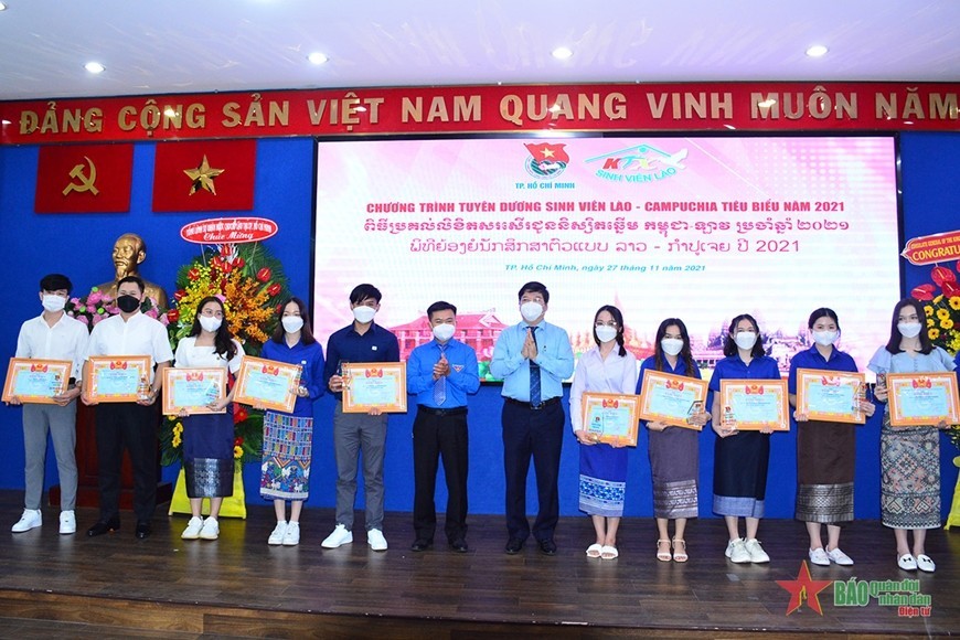 107 Outstanding Lao, Cambodian Students in Ho Chi Minh City Honored