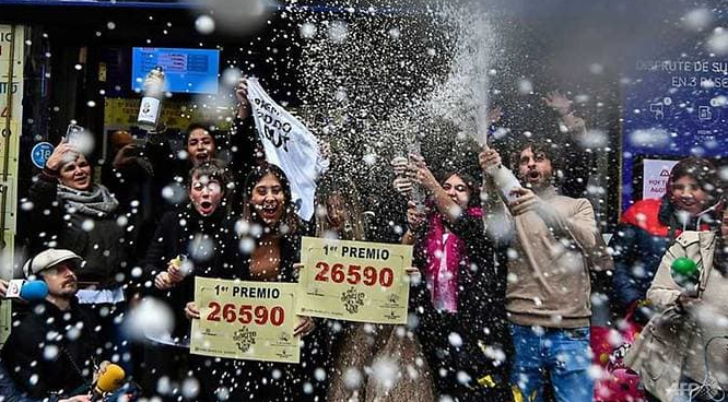 winners of worlds richest lottery el gordo announced