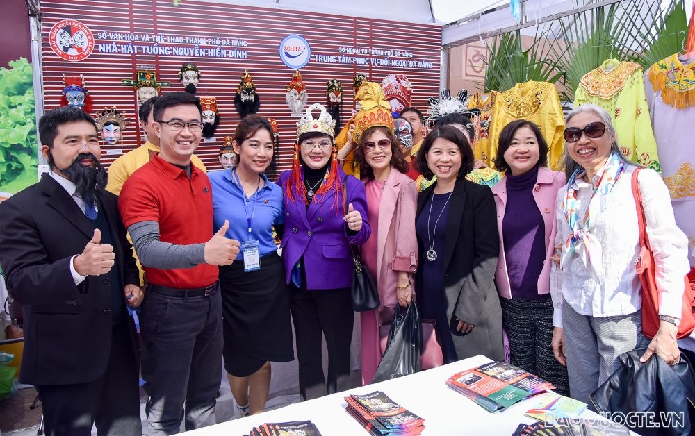 Int'l Food Festival serves up global flavors in Hanoi