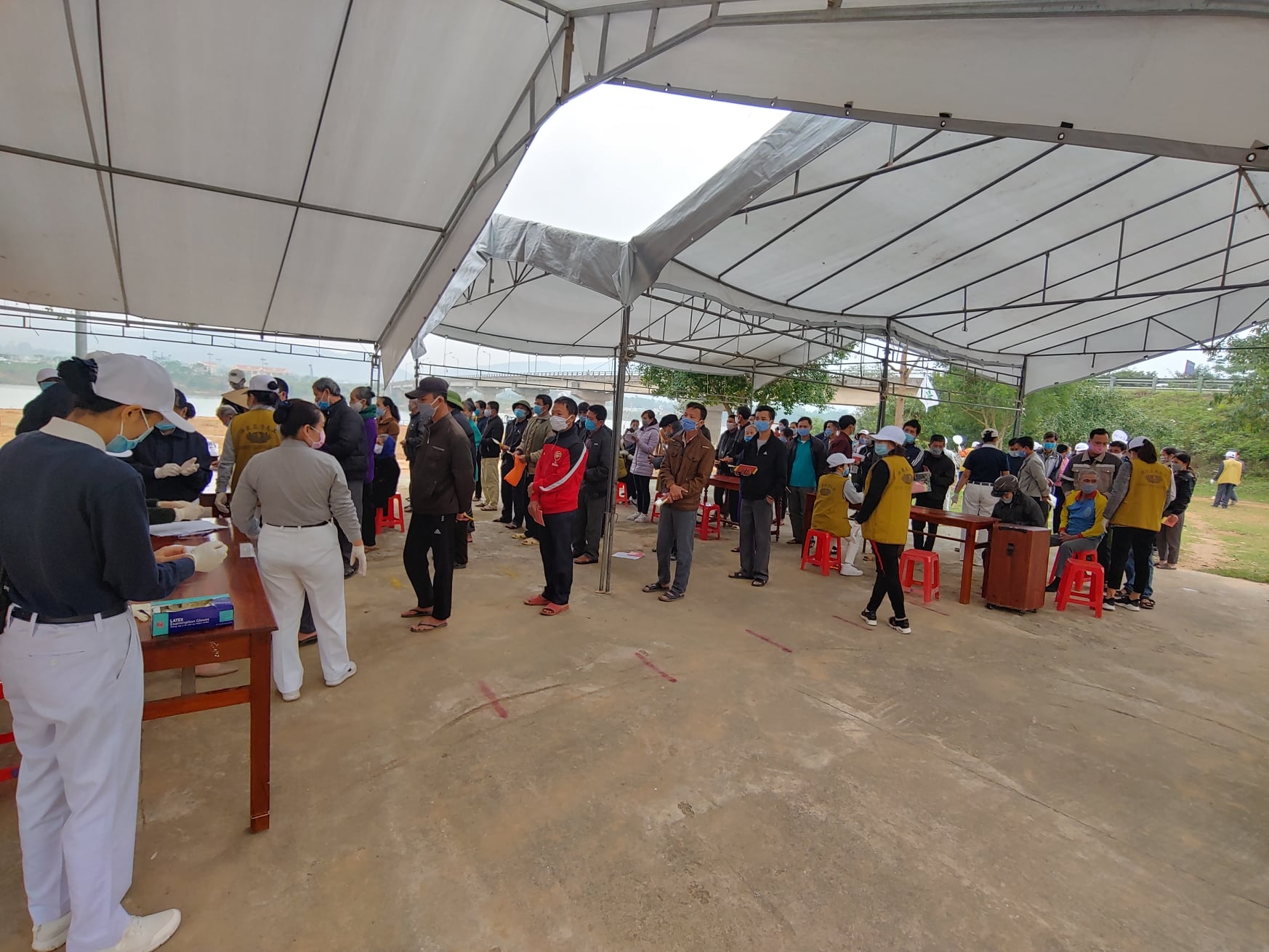 Tzu chi’s relief aid to the drought victims in quang binh