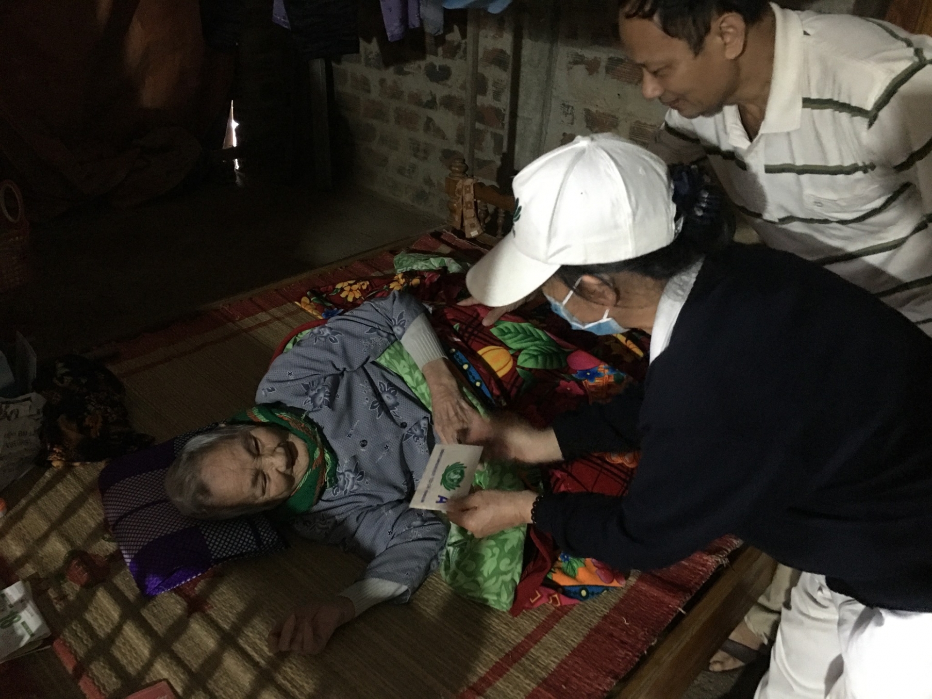 Tzu chi’s relief aid to the drought victims in quang binh