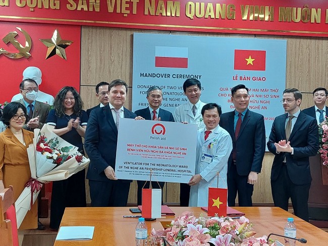 Continuous Support Strengthens Vietnam Ties with Poland and Ukraine