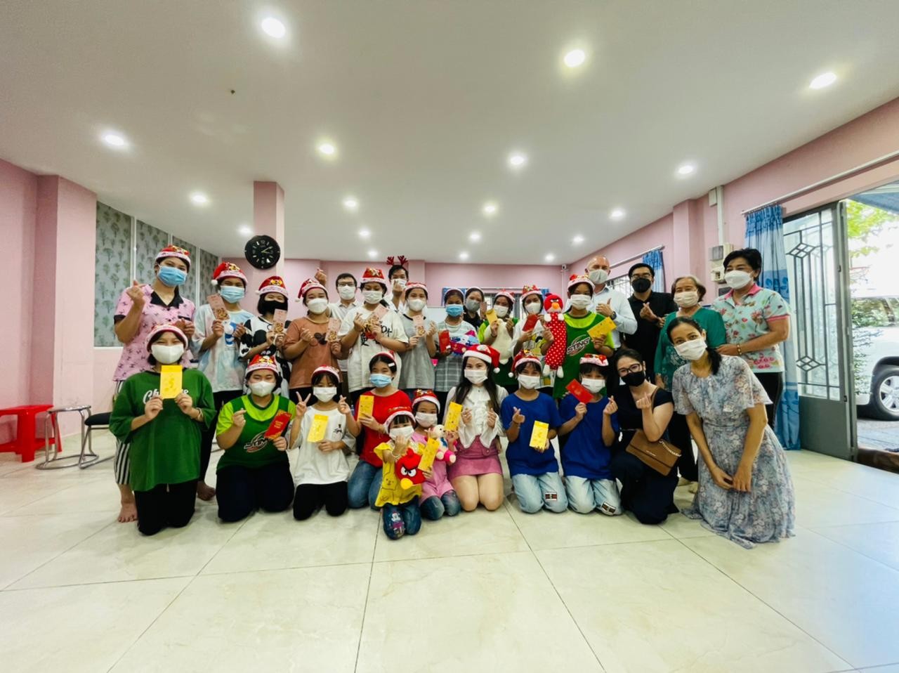christmas good deeds amid the pandemic