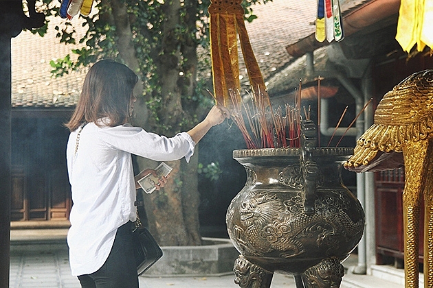 hanoians peaceful life on early days of summer