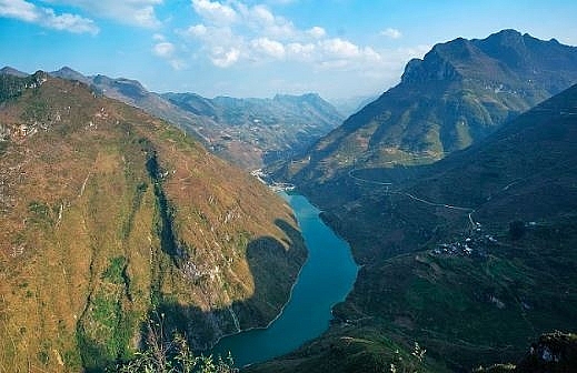 mind blowing scenery of dong van karst plateau geopark