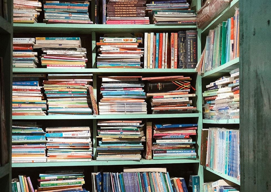 antique bookshops in the ha nois old quarter