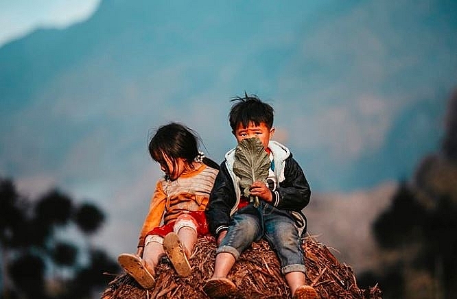 the innocent and lovely looks of children in ha giang