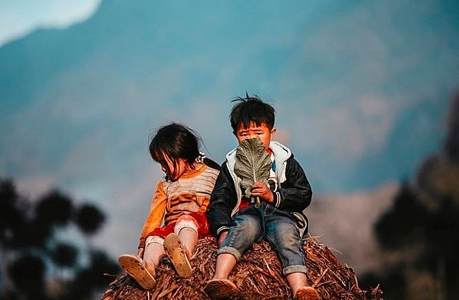 The innocent and lovely looks of children in Ha Giang the innocent and lovely looks of children in ha giang