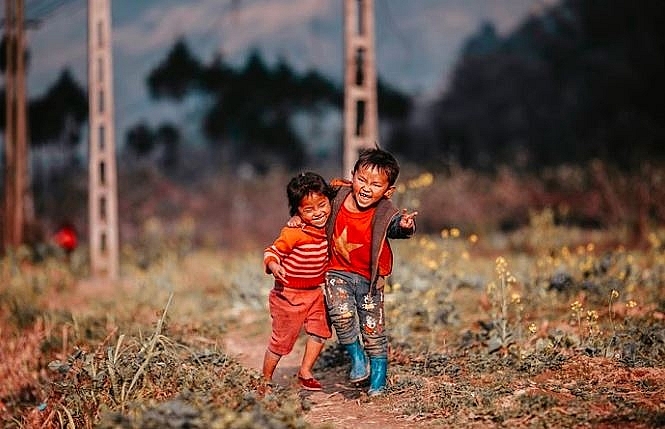 the innocent and lovely looks of children in ha giang