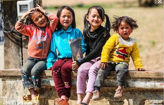 the innocent and lovely looks of children in ha giang