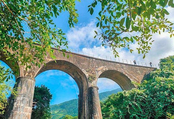 hai van pass an awesome coastal road trip in the central vietnam