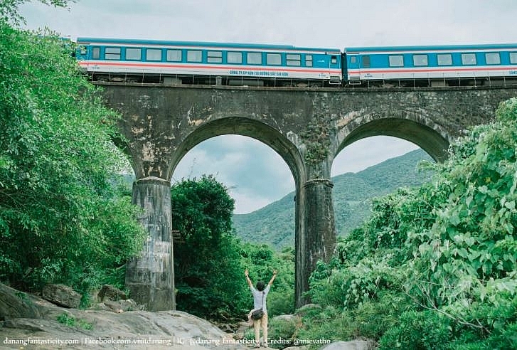 hai van pass an awesome coastal road trip in the central vietnam