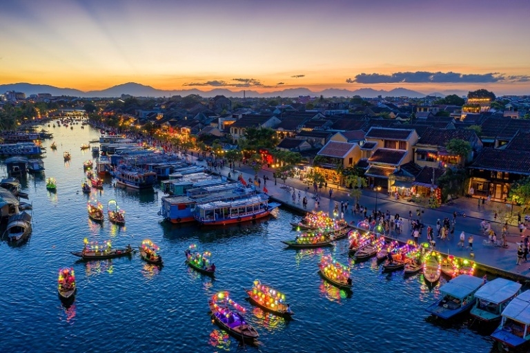 Amazing  photographs in " Exploring Vietnam" contest