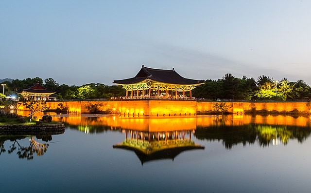 Donggung Palace and Wolji Pond in Gyeongju. Photo: Wikimedia Commons