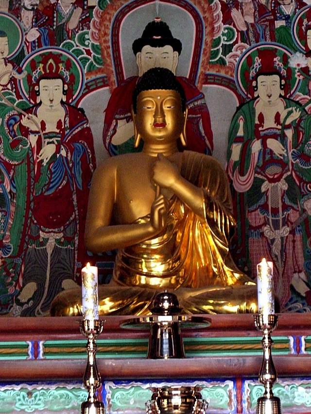 Seated gilt-bronze vairocana buddha statue of Bulguksa Temple. Photo: Wikimedia Commons