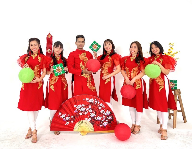 Expats Groove to the Rhythm of Tet Celebration