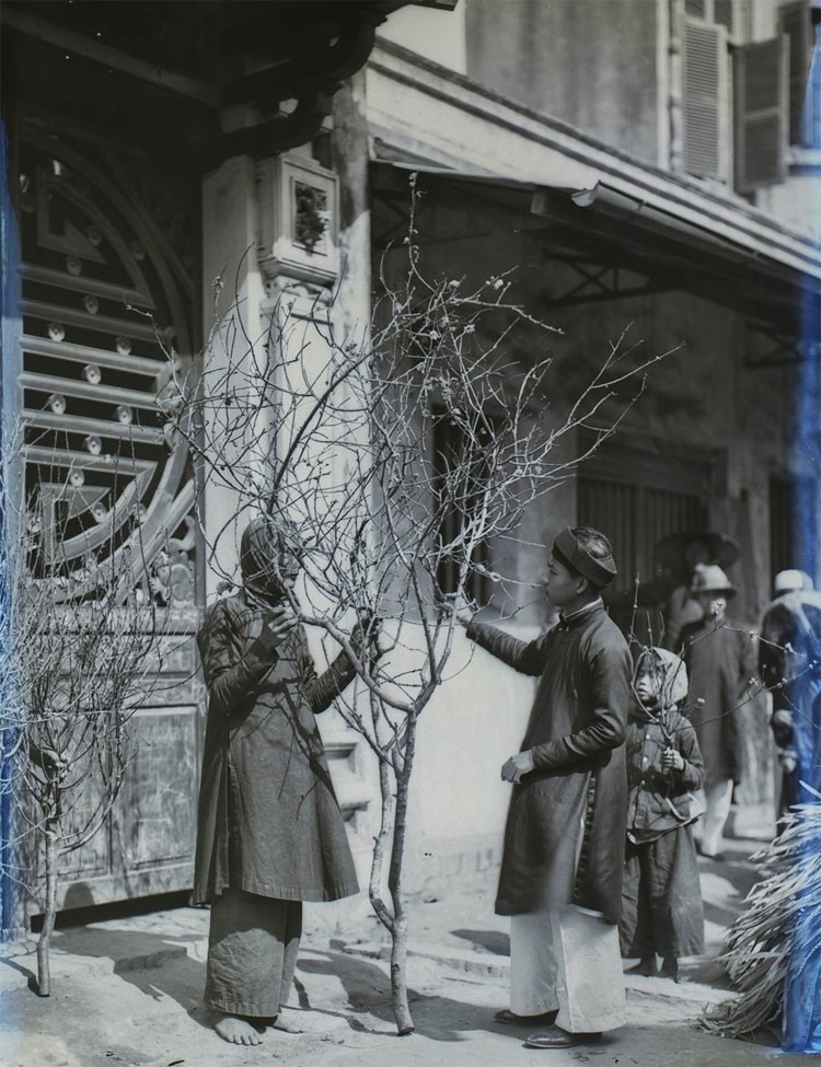 Lunar New Year in Hanoi A Century Ago in Photos