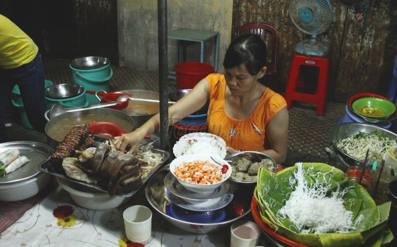 Bun Goi Da (Bun Goi Gia): Weird Name, Addicting Taste