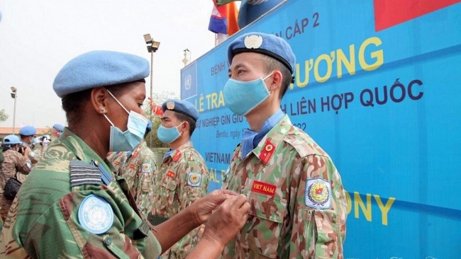 Vietnam Medical Staffs in South Sudan Awarded UN peacekeeping medal