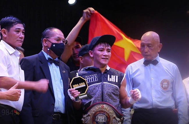 Vietnamese Boxing Champ Le Huu Toan Named Word Top 10 Boxers