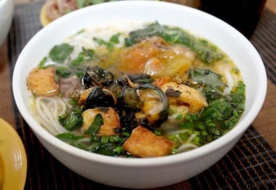 must try breakfast noodle soups in hanoi