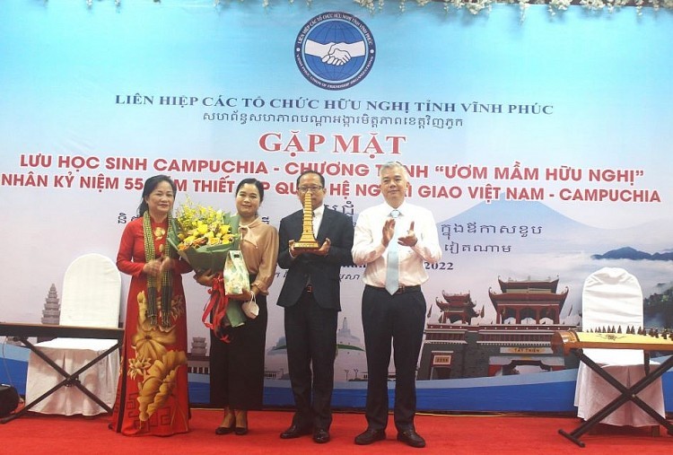 The Profound Meaning of the Flourishing Vietnam - Cambodia Friendship Program